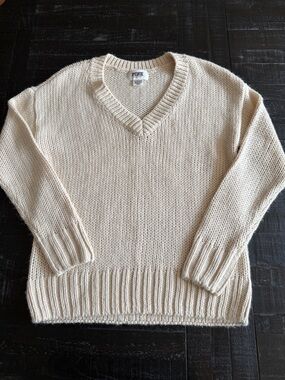 VS Pink V-neck sweater